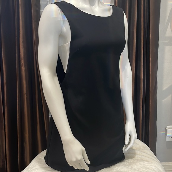 Felicity & Coco Dress - Picture 2 of 6